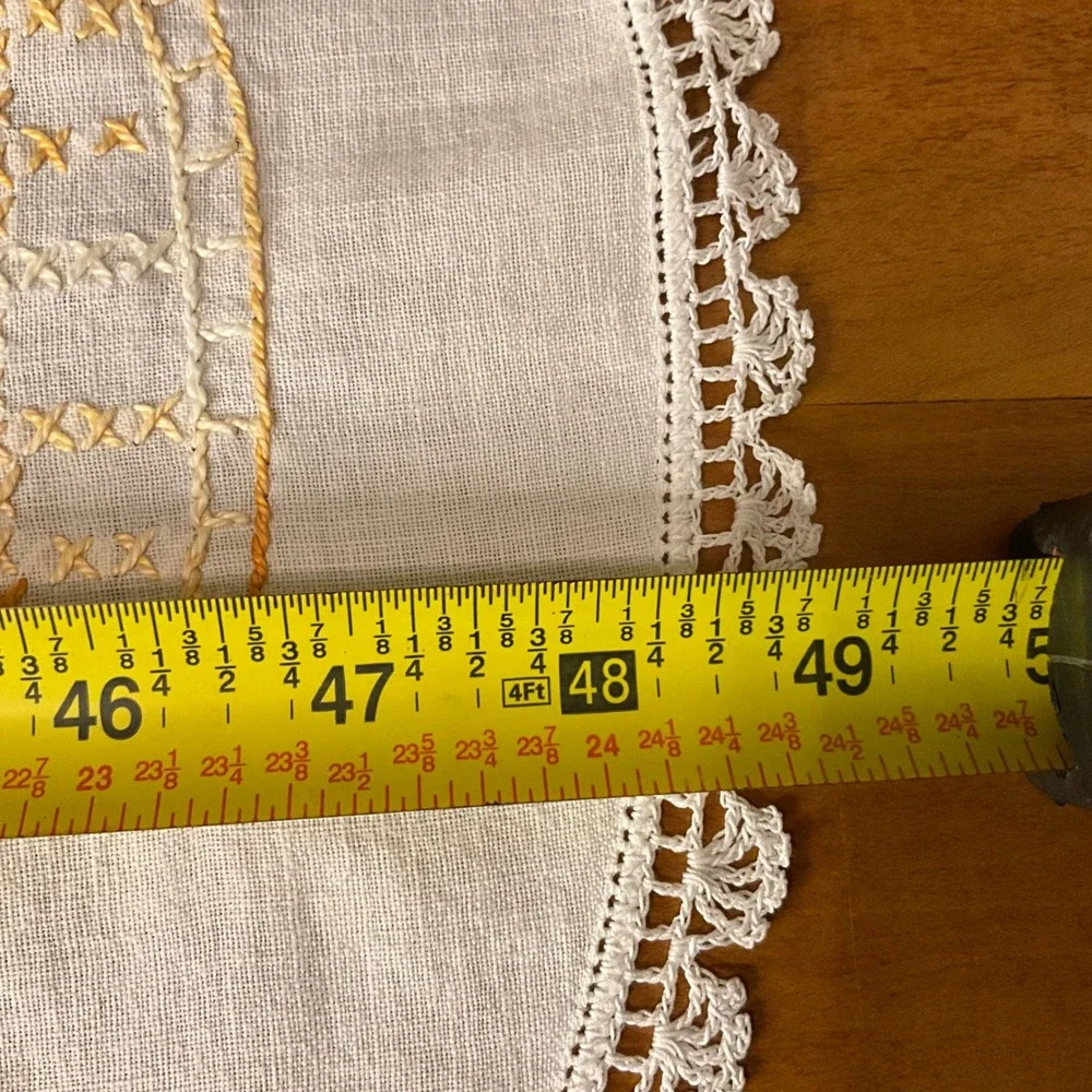 Vintage Embroidered Table Runner Floral Lace Trim‎ Cream Vintage Farmhouse Decor